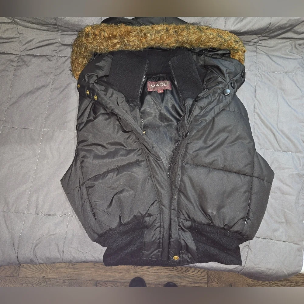 MADE Black Puffer Vest with Fur Hoodie Size L - Picture 1 of 3